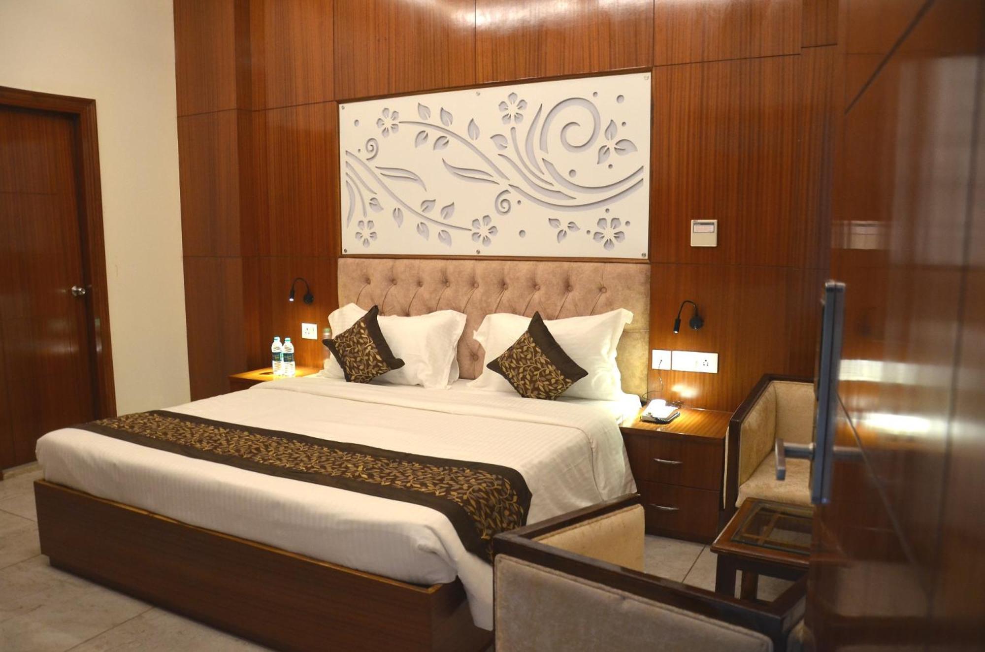 Fabhotel Roselle Inn Lucknow Exterior photo